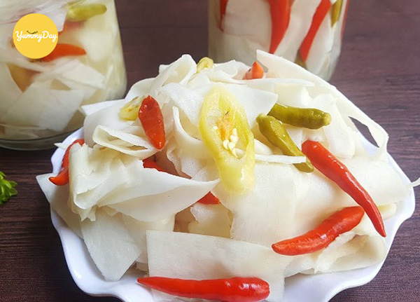 Nguyên liệu không thể thiếu măng chua rồi