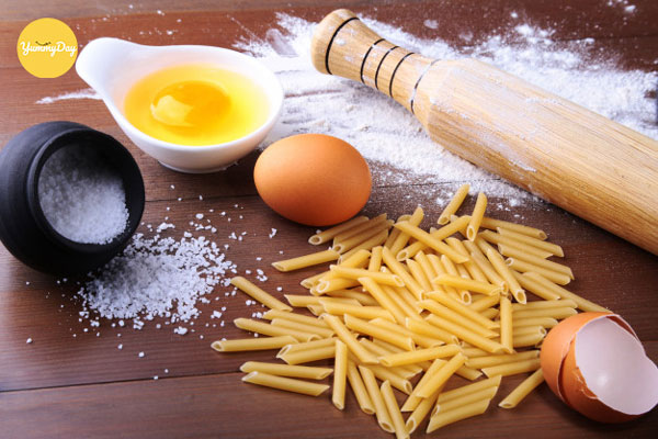 Các nguyên liệu cần có cho món nui chiên trứng