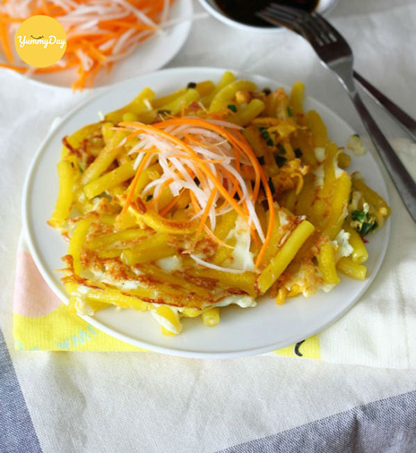 Món nui chiên trứng được hoàn thành