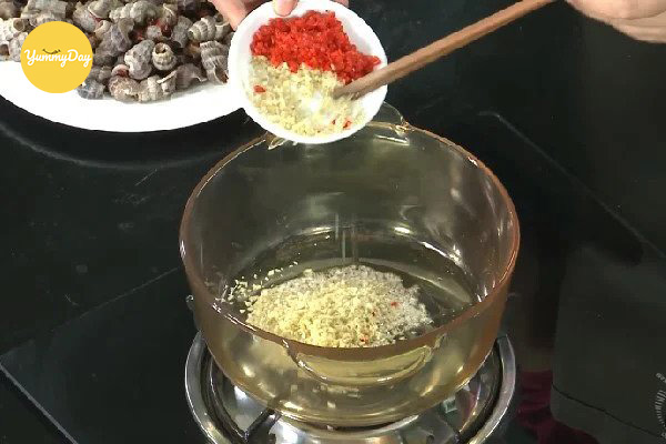 Phi hành tỏi trước