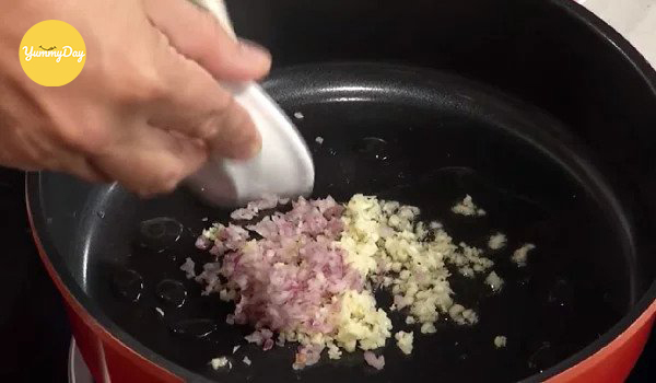 Phi hành tỏi thơm phức