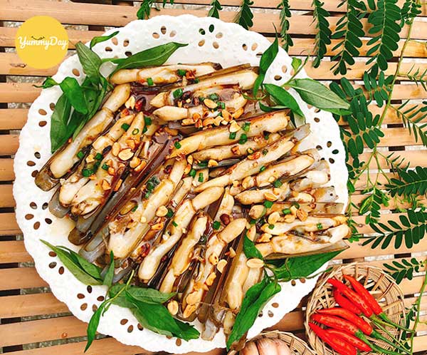 Ốc móng tay xào me chua ngọt đậm đà