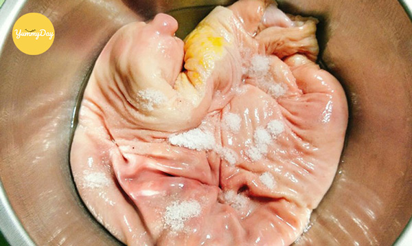 Làm sạch và khử mùi bao từ heo