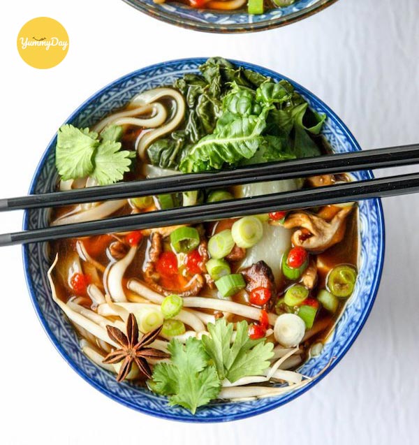 Thưởng thức món phở chay siêu thơm ngon