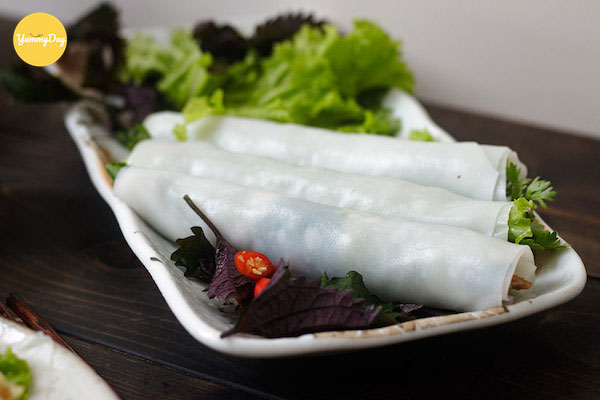 Thưởng thức phở cuốn chay thôi nào!