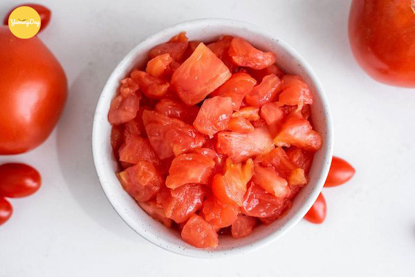 Cà chua cắt hạt lựu