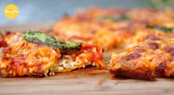 Công thức làm pizza mì gói giòn tan