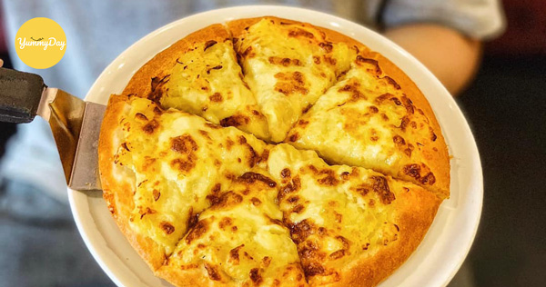 Cách làm bánh pizza sầu riêng vị ngon trên từng ngón tay