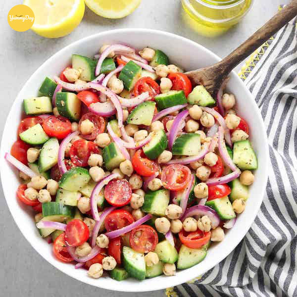 Salad cà chua nhìn thôi đã thấy thanh mát