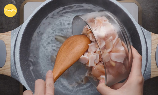 Khử mùi sụn gà