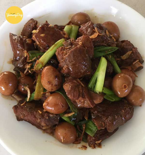 Sườn non kho trứng cút thơm nức