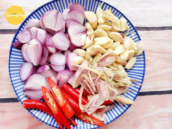 Sơ chế các nguyên liệu còn lại