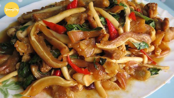 Thảnh phẩm tai heo xào sả ớt nhìn là muốn ăn