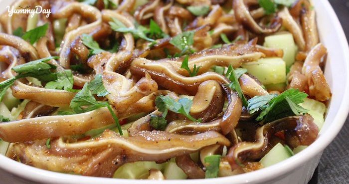 Vào bếp với món tai heo xào sả ớt ai ăn cũng ghiền