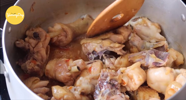 Xào thịt gà thơm lừng