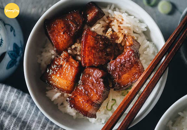 Thành phẩm món thịt heo kho sả hấp dẫn