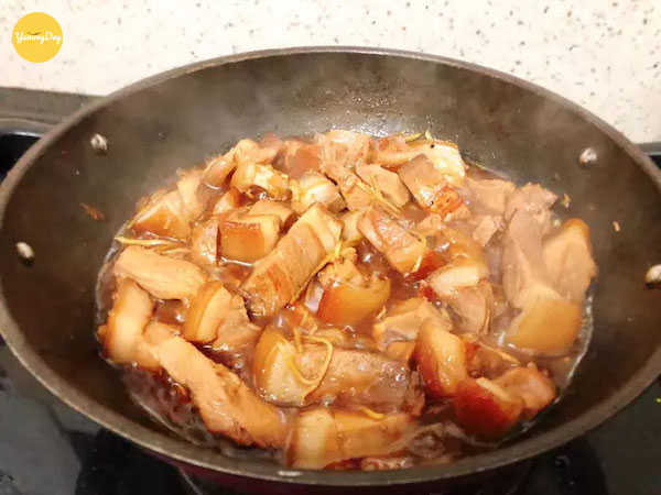 Bắt đầu kho thịt thôi nào!