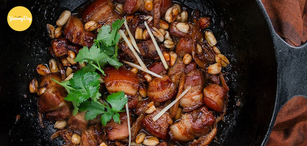Thưởng thức thịt heo kho gừng ngày lạnh