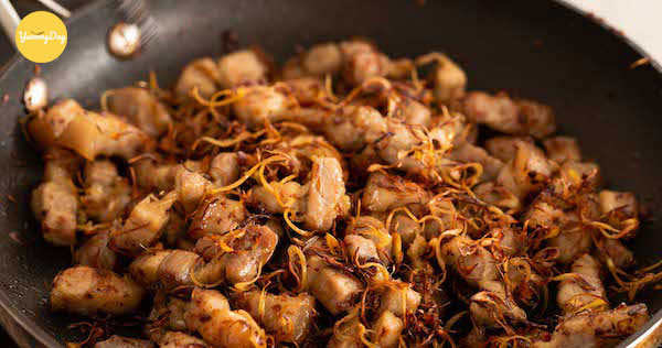 Cho sả ớt vào thịt kho sả