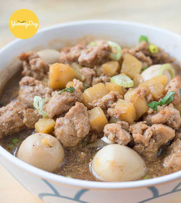 Thành phẩm món thịt kho trứng cút nước dừa đậm đà