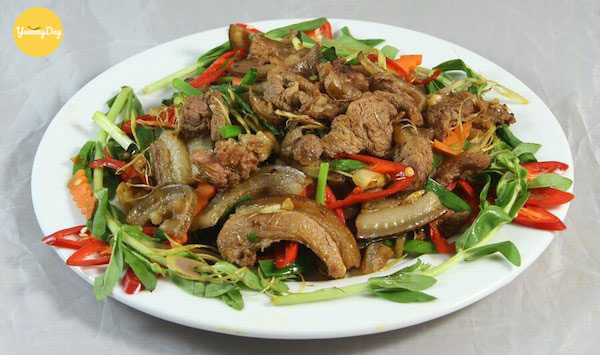 Thành phẩm thịt lợn xào sả ớt nhìn là muốn ăn ngay lập tức