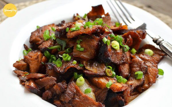 Thưởng thức thịt nạc kho tiêu thôi nào!