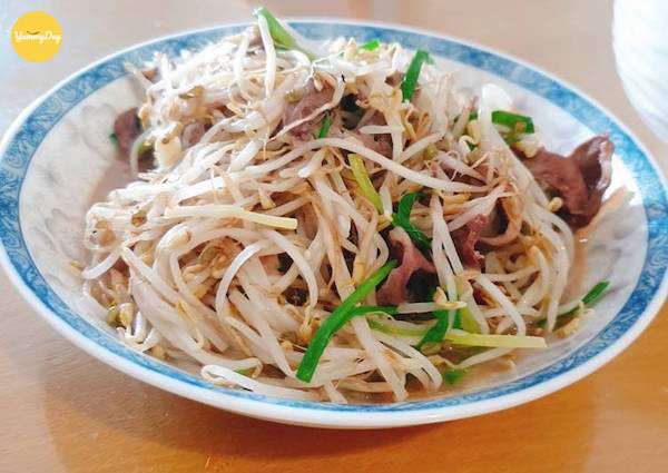 Thành phẩm tim lợn xào giá thơm ngon