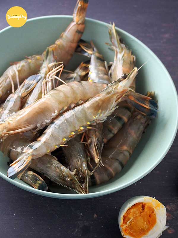 Nguyên liệu không thể thiếu cho món tôm chiên trứng muối