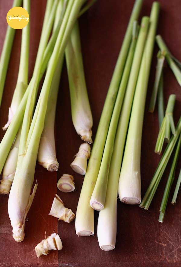 Sả đem đi cắt nhỏ