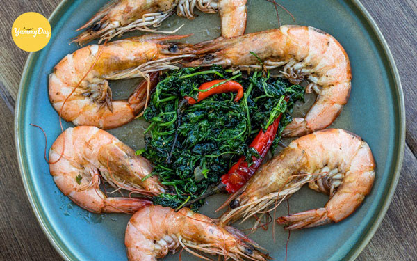 Tôm rim chua ngọt sẵn sàng rồi đây