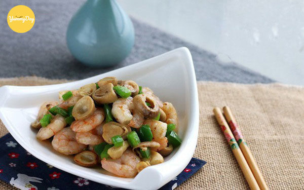 Thành phẩm món tôm xào nấm hấp dẫn