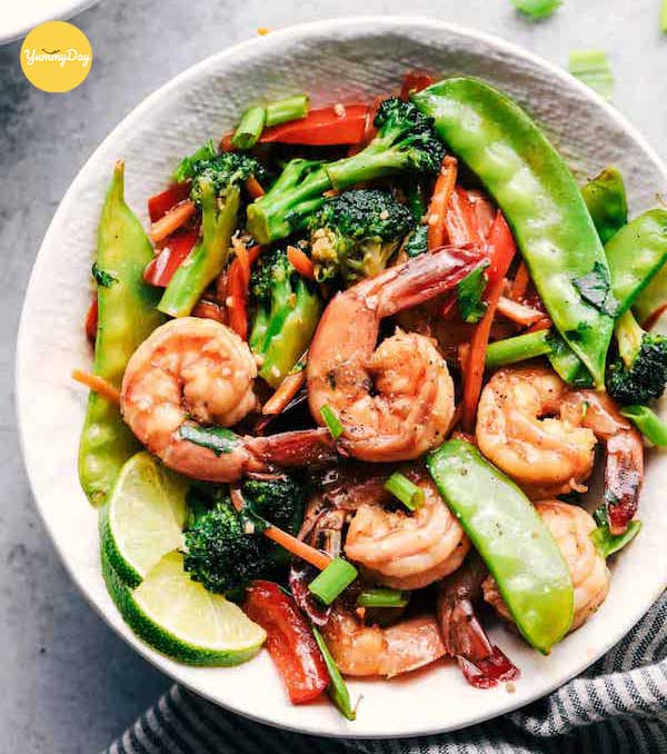 Để có một dĩa tôm xào thập cẩm siêu ngon