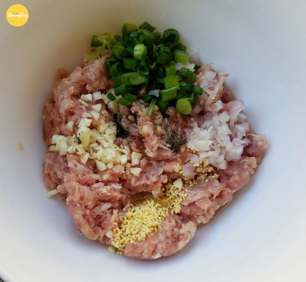 Ướp thịt trước khi xào