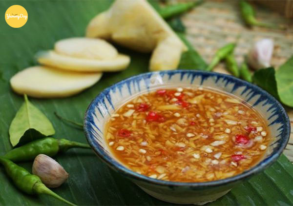 Nước mắm gừng chấm vịt luộc