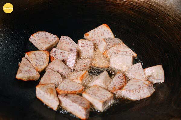 Xào khoai sọ đều tay