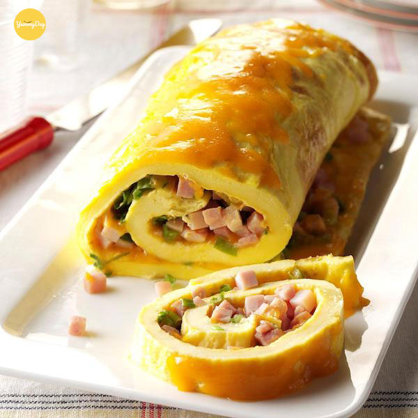 Trứng chiên xúc xích cuộn nấm hấp dẫn
